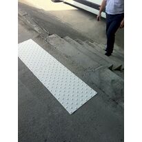 Dalles podotactiles "exteline"