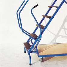 Escabeau et marche pied pour un accès facilité en hauteur | Escabeau et marche pied