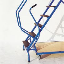 Escabeau et marche pied pour un accès facilité en hauteur | Escabeau et marche pied