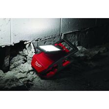 Projecteur de zone à tête pivotante | M18 PAL2