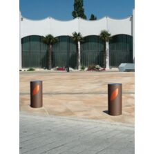 Borne de voirie | Borne Amande en acier thermolaqué avec décor inox