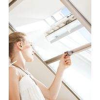 Store écran anti-insectes enroulable pour fenêtres de toit | Visio Moustiquaire Store