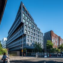Système de façade ventilée en ardoise naturelle dynamique et créatif 
