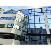 Rénovation sur mesure de murs rideaux avec réemploi de l'ossature existante | RE-Nouveler la Façade