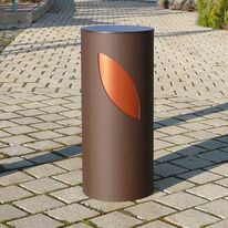 Borne de voirie | Borne Amande en acier thermolaqué avec décor inox