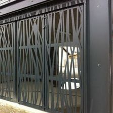 Portes accordéon automatiques avec ou sans ventilation barreaudée | SAFIR W724