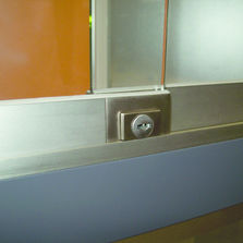 Chemin de roulement silencieux et sécurisé pour vitrine | Securitrack