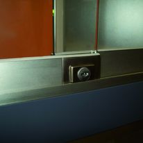 Chemin de roulement silencieux et sécurisé pour vitrine | Securitrack