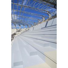 Gradins préfabriqués en béton sur-mesure | MAISON BLEUE