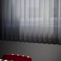 Stores intérieurs à bandes verticales sur-mesure | SOFAREB
