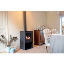 Poêle à gaz en acier noir rectangulaire à combustion fermée | Qube Gaz Saey