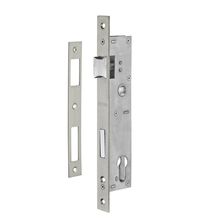 Serrure encastrable pour porte d'entrée axe 24 l 39