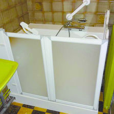 Douche senior avec pare douche bas pour PMR. | Confort Ergo