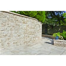 Plaques de pierre reconstituée multiformats pour parement mural | Revest