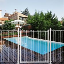 Clôture à barreaudage pour piscine | Bekazur 2D
