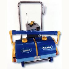 Appareil de nettoyage pour piscines publiques | Gemini