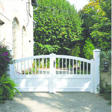 Portails moulurés en PVC blanc | Confort Plus