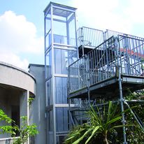 Elévateur PMR jusqu'à quatre niveaux et 7,5 mètres de course | Pass Dome VE Très Grande Hauteur