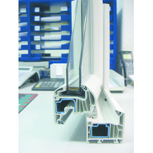 Menuiserie PVC à six chambres d'isolation | T70