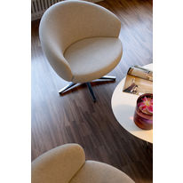 Sol stratifié décor bois antibactérien pour trafic intense | Uniq