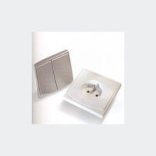 Appareillages encastrés à touche large | 2001