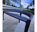 Mobilier urbain à volumes ajourés et lignes courbes | Nastra