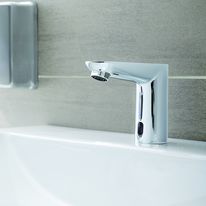 Robinet infra-rouge sur plage monofluide | Euroeco Cosmopolitan E