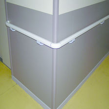 Cornière adhésive flexible avec bouchon à angle variable classé M1 Bs2d0 | Linea'Flex