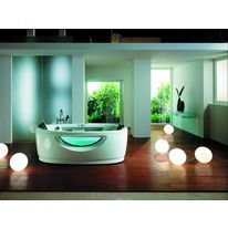 Baignoire d'hydromassage avec deux hublots en façade | Ysola