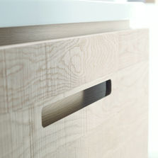 Meuble vasque en bois massif verni | Essentiel