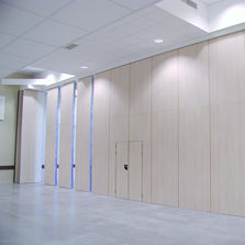 Mur mobile à panneaux indépendants coulissants | STYLIST