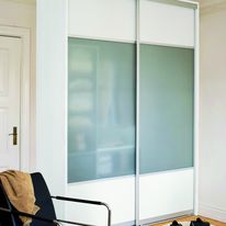Portes coulissantes pour placards à deux vantaux | Upsalla