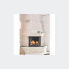 Cheminée d'angle avec linteau à corniche