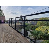 Garde-corps vitré laissant passer la lumière | MEL