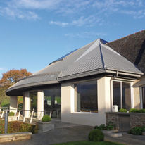 Toiture chaude en zinc à joint debout sur support en panneaux isolants | VMZ FOAMGLAS