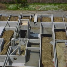 Caniveaux et bassins préfabriqués en béton armé | MAISON BLEUE