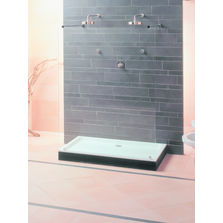 Bacs de douche acrylique avec parois coordonnées en verre | Futurion