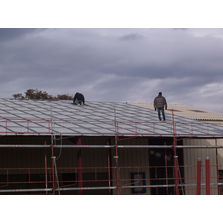 Châssis pour intégration de panneaux photovoltaïques avec ventilation en sous face | Voltavent