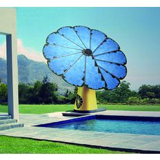 Générateur photovoltaïque en forme de fleur posée au sol | Smartflower