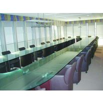 Table de réunion à trois ou quatre pieds galbés | Ory Verre