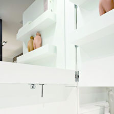 Meuble de salle de bains aux lignes épurées | Monochrome