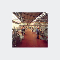 Dalles ciment d'aspect pierre pour ambiances agressives