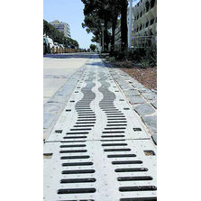 Caniveau béton urbain à grille design | BIRCOsir