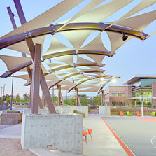 Membrane précontrainte à finition satinée pour aménagement extérieur | Précontraint 502 SATIN