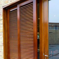 Volets et persiennes en bois massif modifié | Fenêtres, Volets & Persiennes en bois Accoya