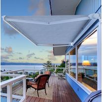 Store banne coffre pour protection solaire extérieure | Designa