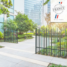 Panneaux barreaudés en acier au design fin pour décorer les extérieurs | Barreaudage STEM