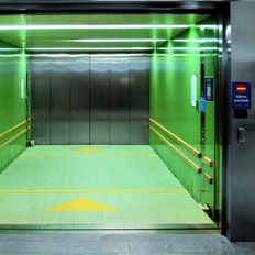 Ascenseur grand trafic pour charges jusqu'à 5 000 kg | TransSys