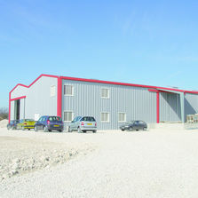 Hangar en acier galvanisé à toiture double pente | Hangar GALCO