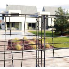 Système modulaire de clôture sans poteaux pour tous types de terrains | PlayGridz